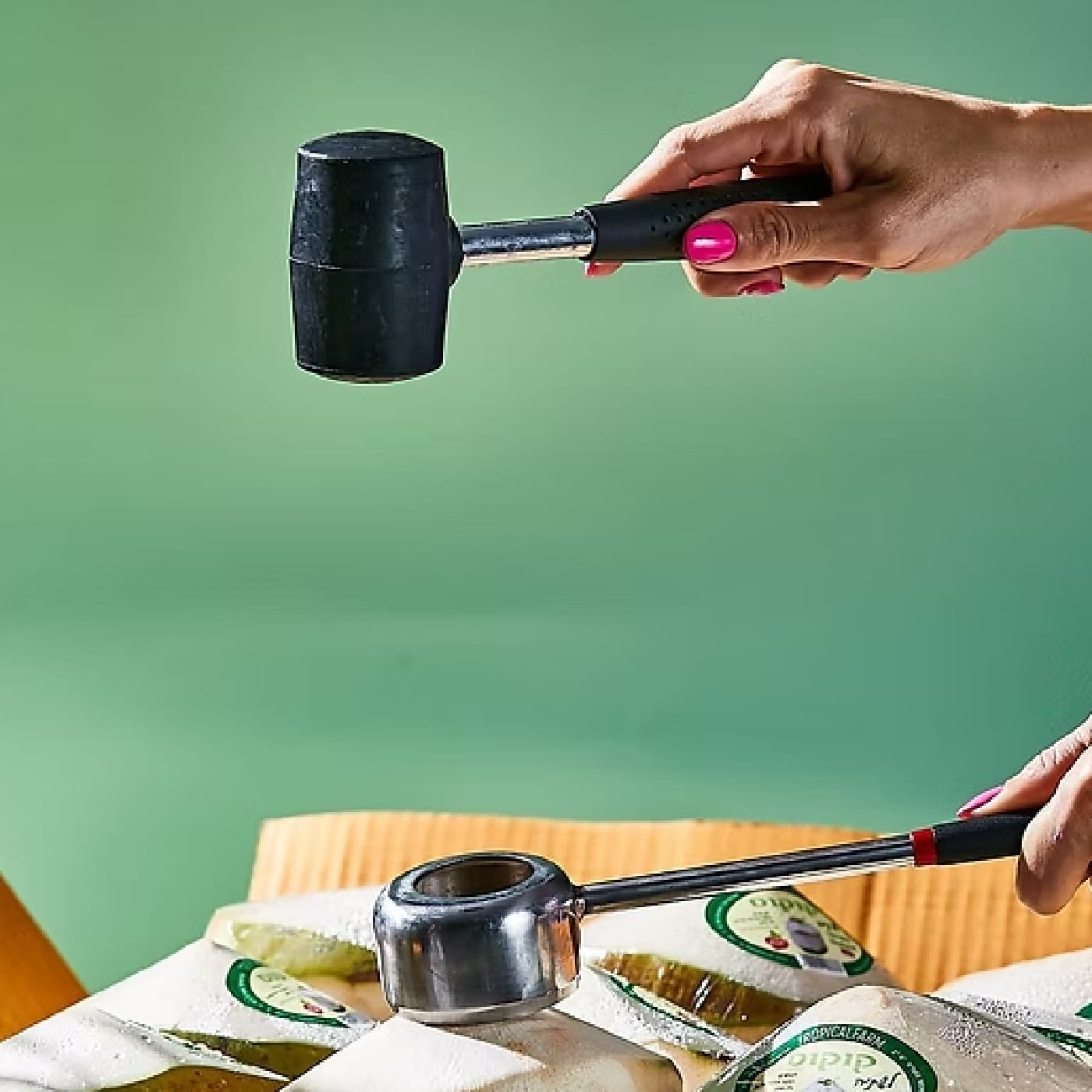 פטיש לפתיחת קוקוס לשתיה