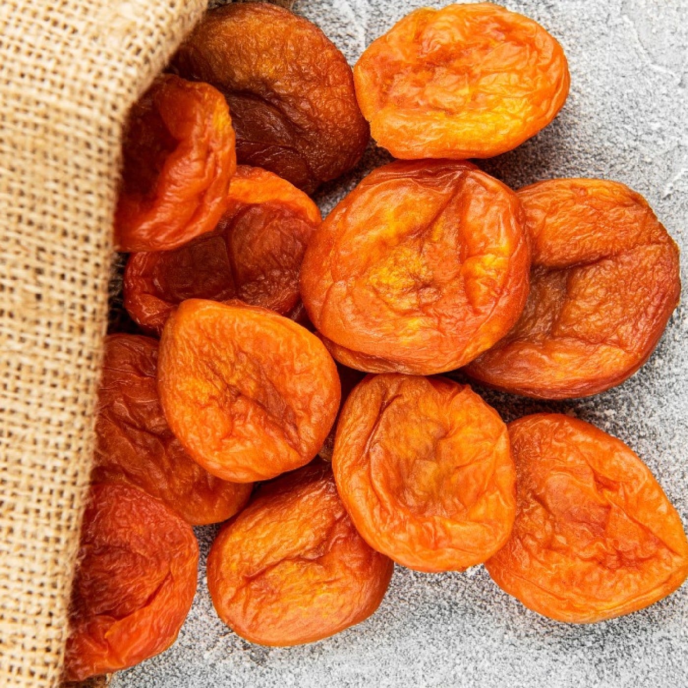 משמש מיובש אוזבקי טבעי