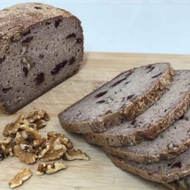 כוסמת ירוקה טרום מונבטת, סיבים תזונתיים(פסיליום), חמוציות ברכז תפוחים, אגוזי מלך, מלח הימלאי