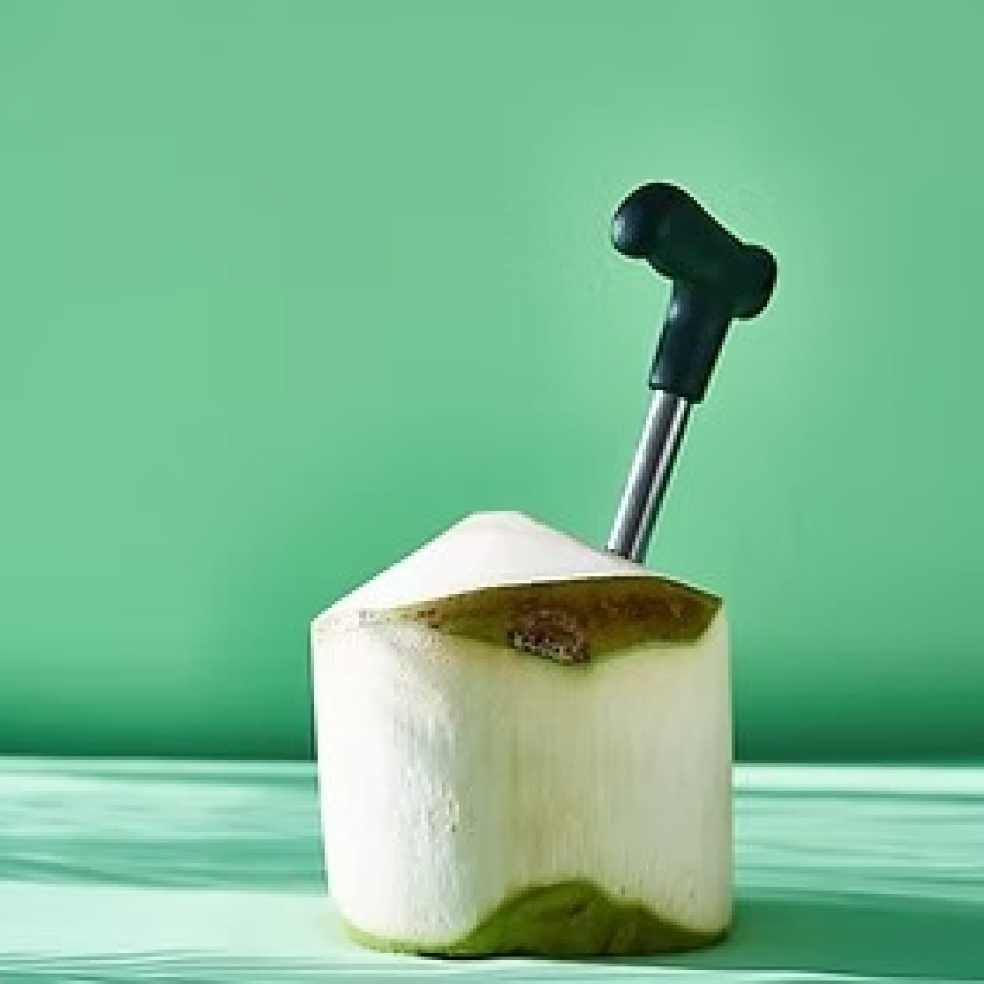 פותחן לפתיחת קוקוס לשתיה