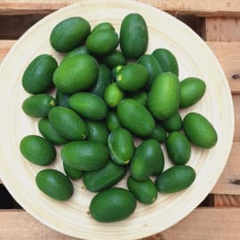 כ-500 גר'. מחכים כמה ימים שיתרכך קצת ואוכלים שלם עם הקליפה