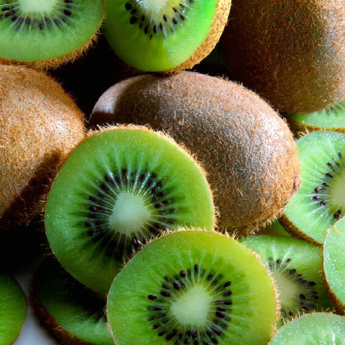 קיווי ירוק אורגני מוכן לאכילה